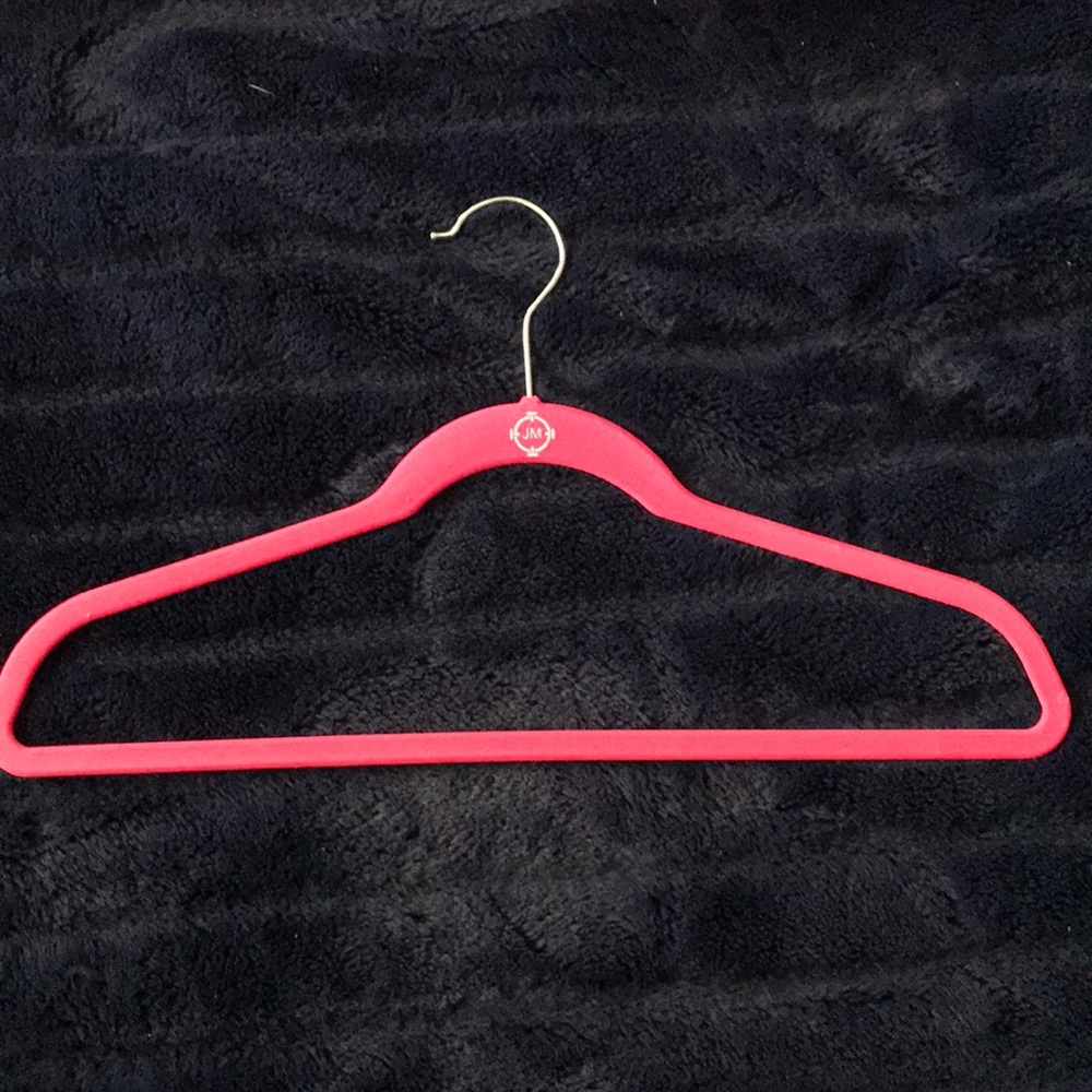 30 nonslip hangers
